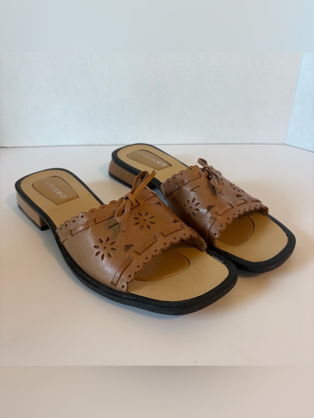WOMENS BROWN LEATHER ANDIAMO‎ SLIDES Sandals SHOES SIZE 9M